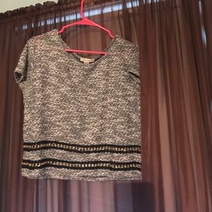 Adorable grey top with gold metal detail